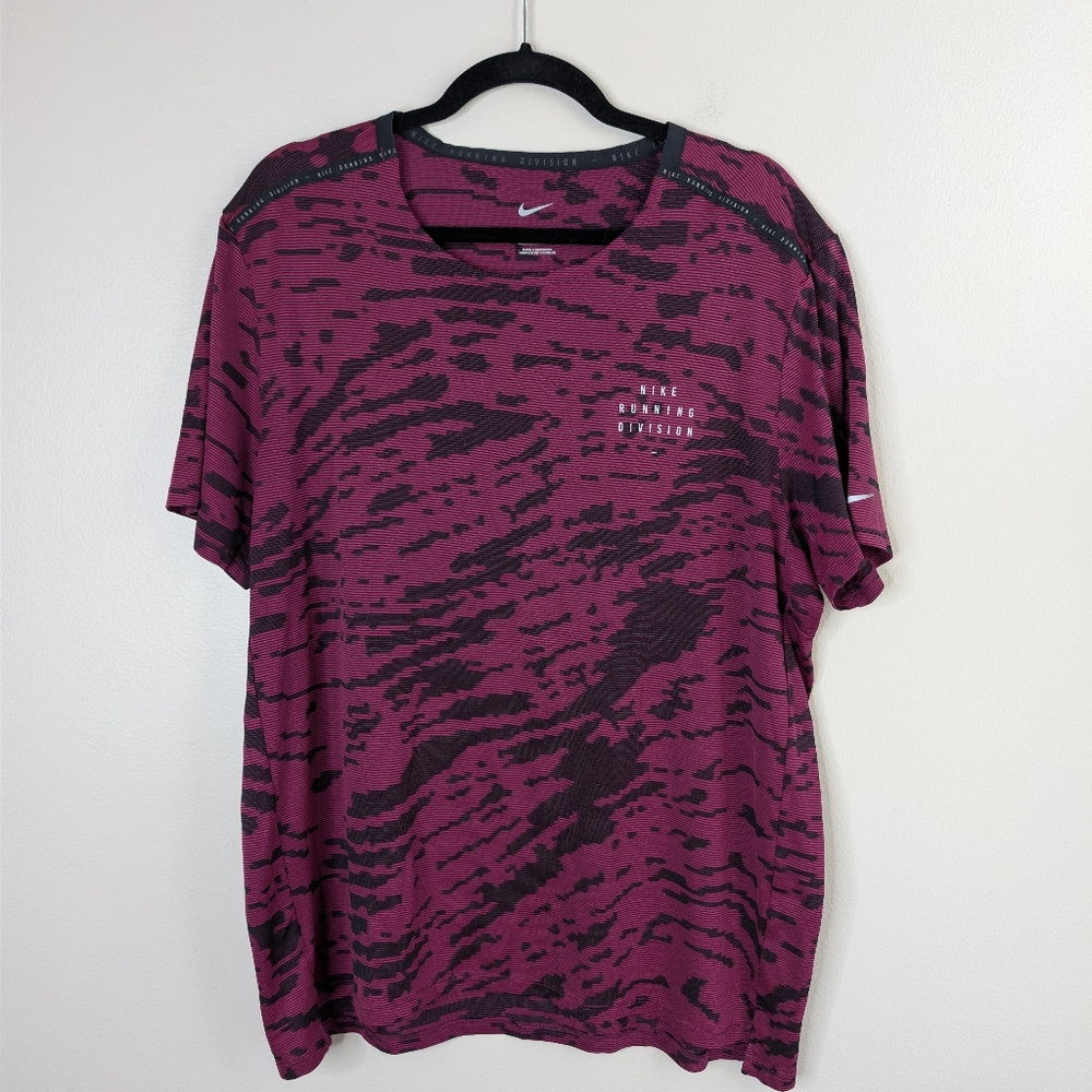 Nike Run Division Rise 365 Tshirt